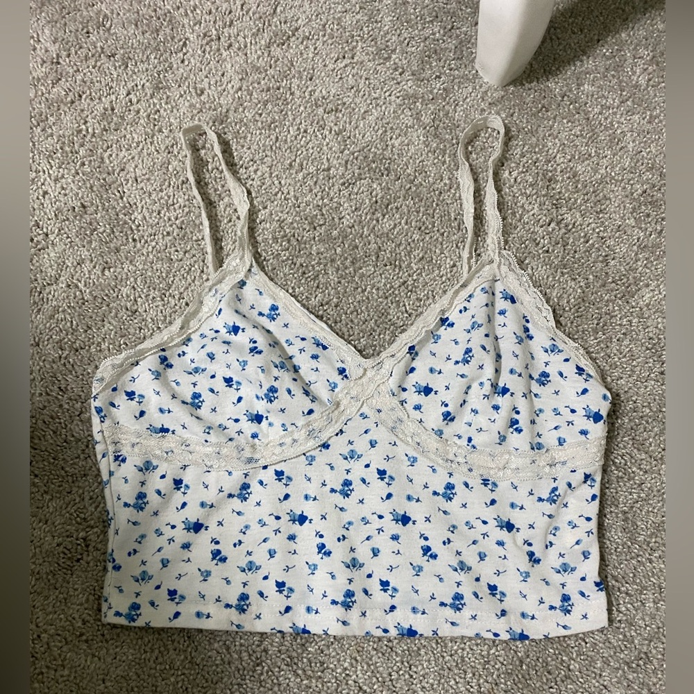 Floral Lace Trim Crop Top